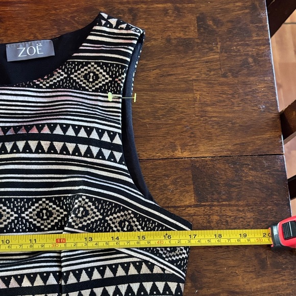 Chic Geometric Patterned Mini Dress - Picture 9 of 12